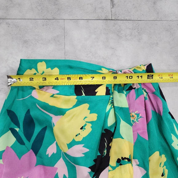 Kelly Renee  Wrap Skirt Sz SP Small Petite Floral Midi Back Zip Hook Festive - Picture 6 of 7